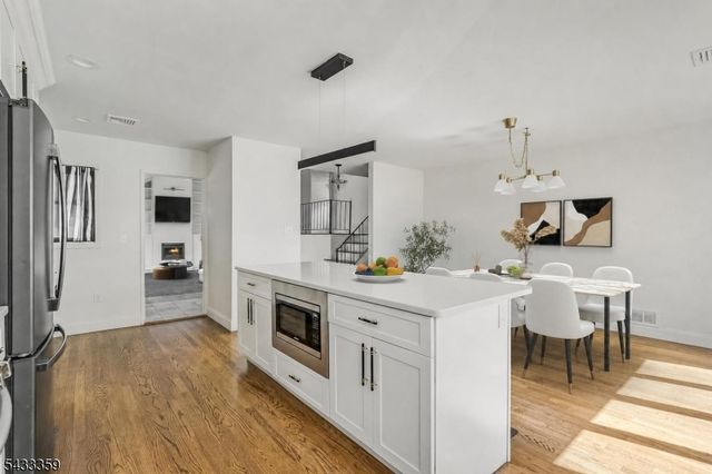 32 Brantwood Pl, Clifton City, NJ 07013