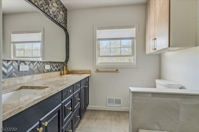 32 Brantwood Pl, Clifton City, NJ 07013