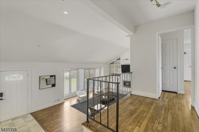32 Brantwood Pl, Clifton City, NJ 07013