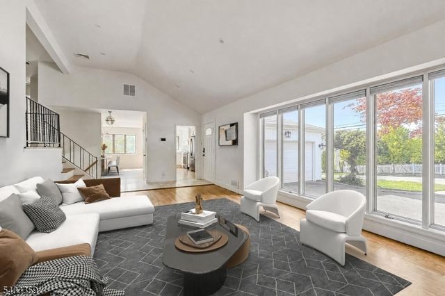 32 Brantwood Pl, Clifton City, NJ 07013