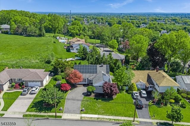 32 Brantwood Pl, Clifton City, NJ 07013