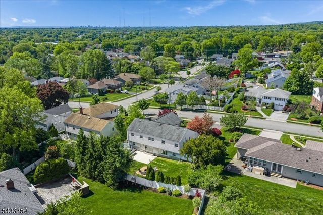 32 Brantwood Pl, Clifton City, NJ 07013