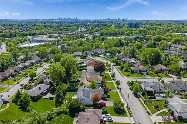 32 Brantwood Pl, Clifton City, NJ 07013