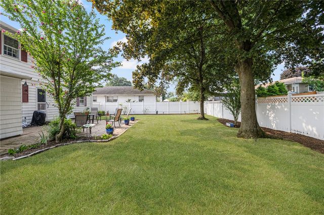 3 Redwood Drive, North Providence, RI 02911