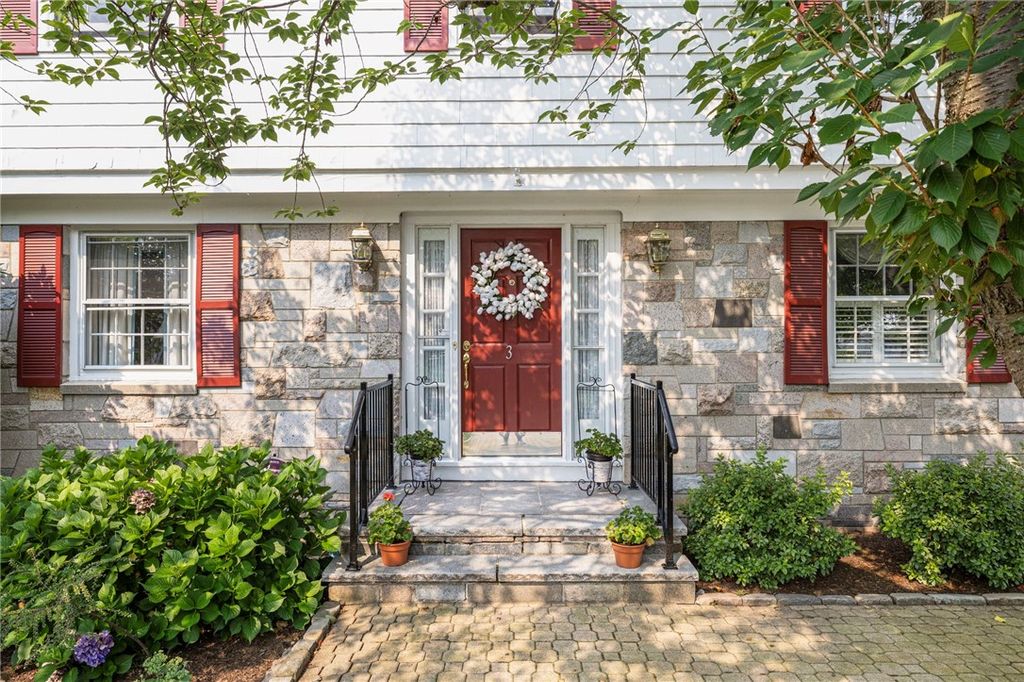 3 Redwood Drive, North Providence, RI 02911