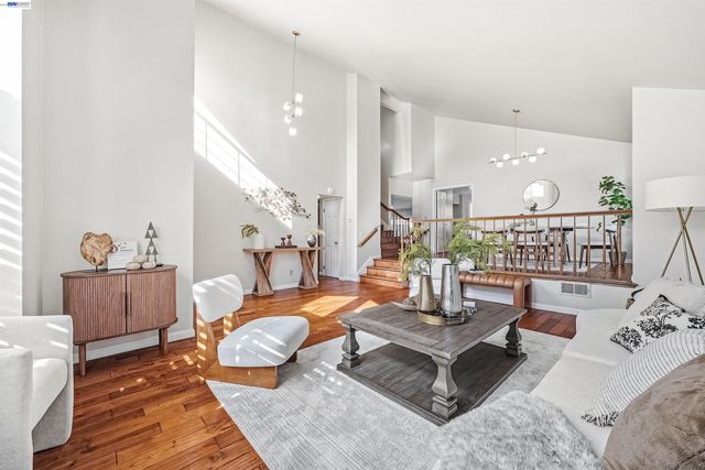 280 Summerford Cir, San Ramon, CA 94583