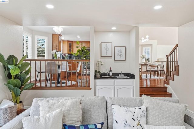 280 Summerford Cir, San Ramon, CA 94583