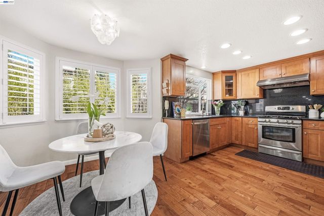 280 Summerford Cir, San Ramon, CA 94583