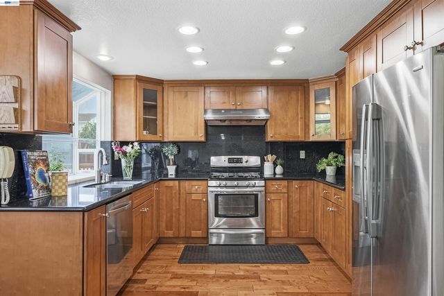 280 Summerford Cir, San Ramon, CA 94583