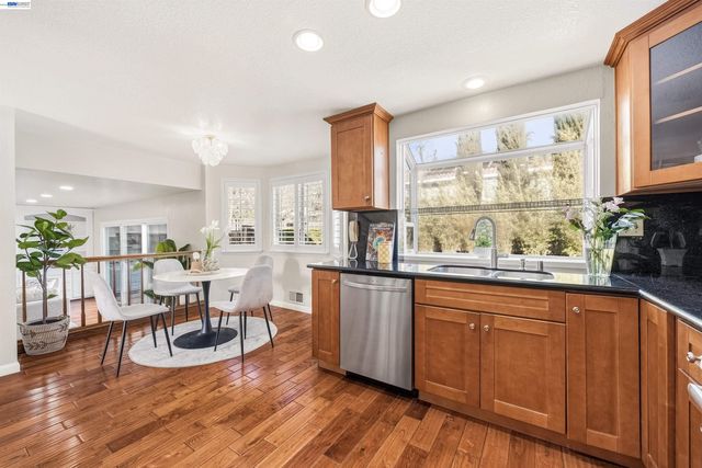 280 Summerford Cir, San Ramon, CA 94583