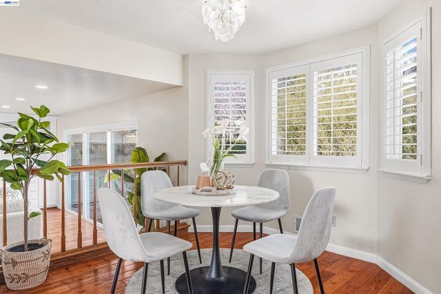 280 Summerford Cir, San Ramon, CA 94583