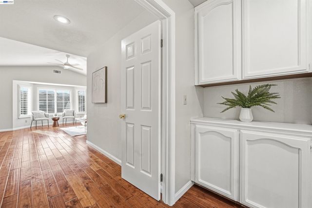 280 Summerford Cir, San Ramon, CA 94583