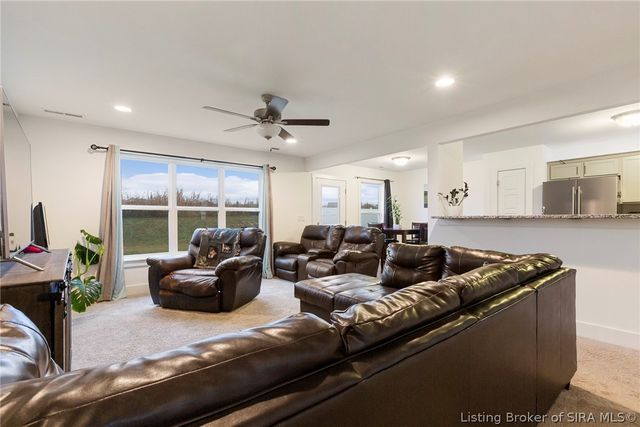 817 Wolf Run Park Boulevard, Jeffersonville, IN 47130