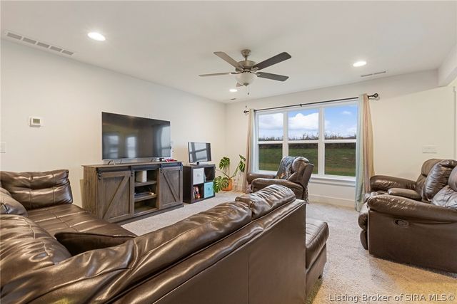 817 Wolf Run Park Boulevard, Jeffersonville, IN 47130