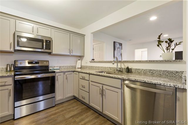 817 Wolf Run Park Boulevard, Jeffersonville, IN 47130
