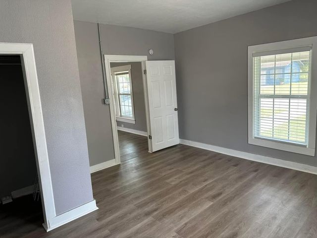 113 N Middle Street, Flatonia, TX 78941