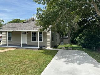 113 N Middle Street, Flatonia, TX 78941