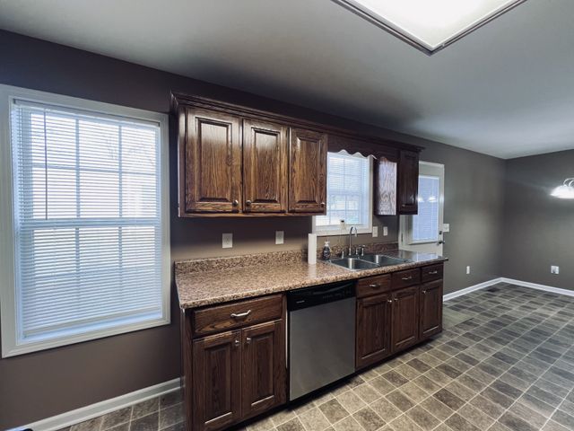 8659 Dog Branch Rd, Mount Pleasant, TN 38474