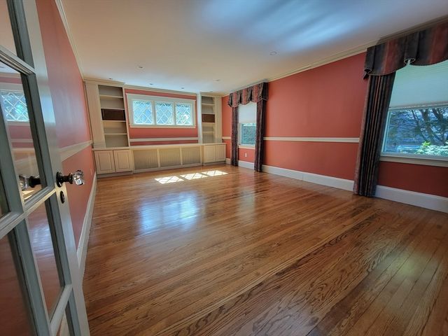 18 Tappan Rd, Wellesley, MA 02482