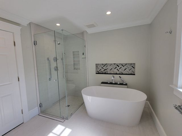 18 Tappan Rd, Wellesley, MA 02482