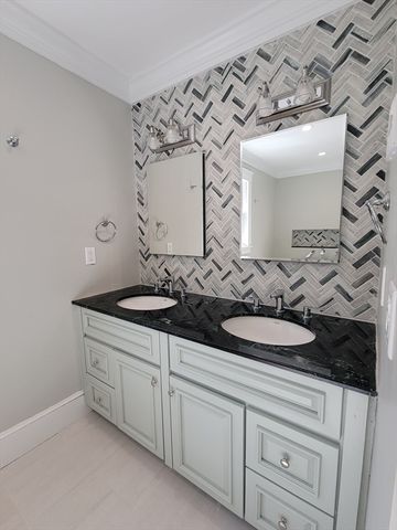18 Tappan Rd, Wellesley, MA 02482
