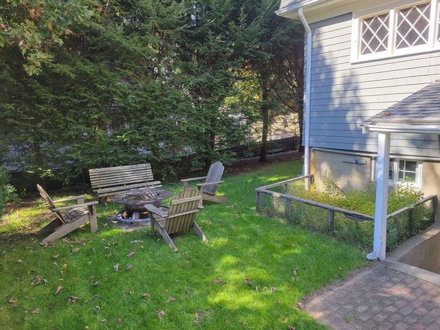18 Tappan Rd, Wellesley, MA 02482