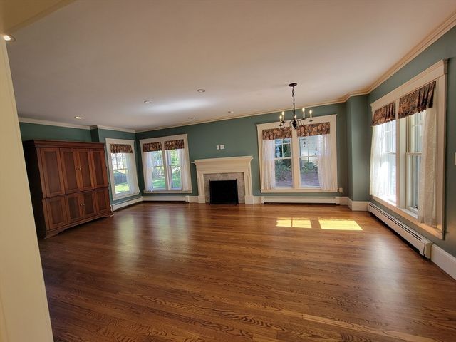 18 Tappan Rd, Wellesley, MA 02482