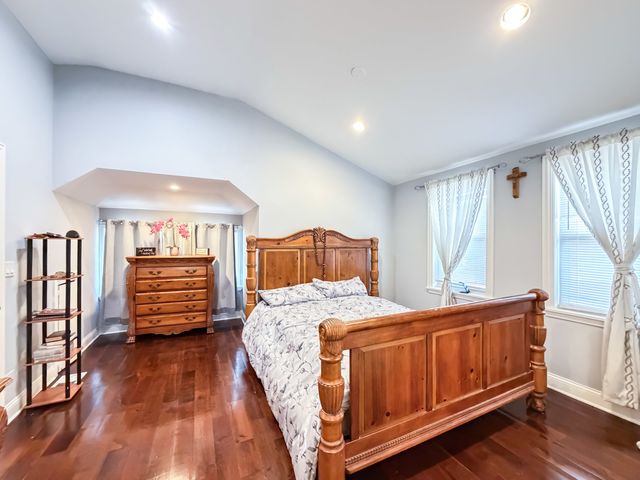 2436 Grove Avenue, Berwyn, IL 60402