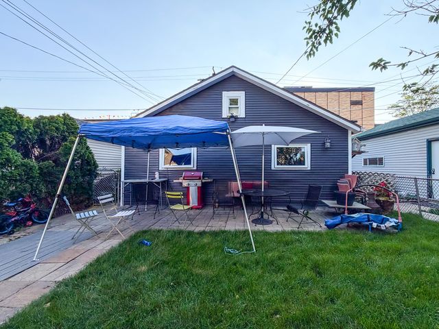 2436 Grove Avenue, Berwyn, IL 60402