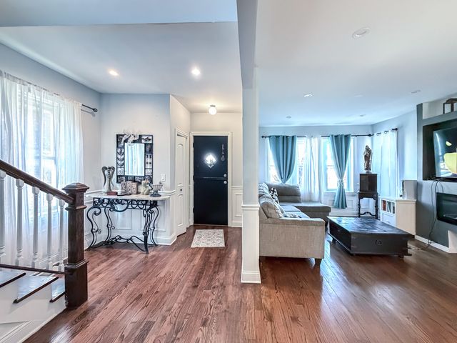 2436 Grove Avenue, Berwyn, IL 60402