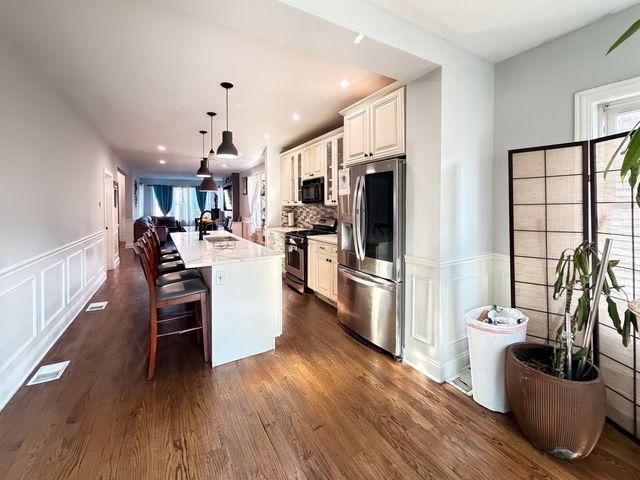 2436 Grove Avenue, Berwyn, IL 60402