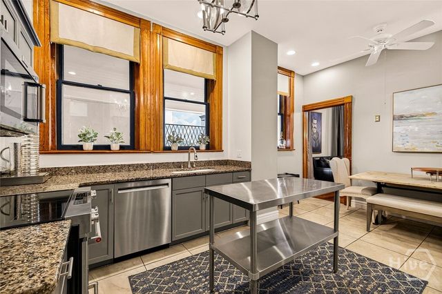 106 E Harris Street, Savannah, GA 31401