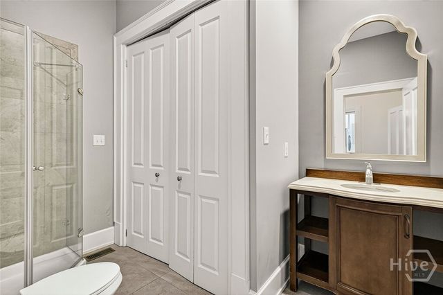 106 E Harris Street, Savannah, GA 31401