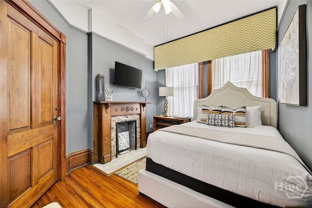 106 E Harris Street, Savannah, GA 31401