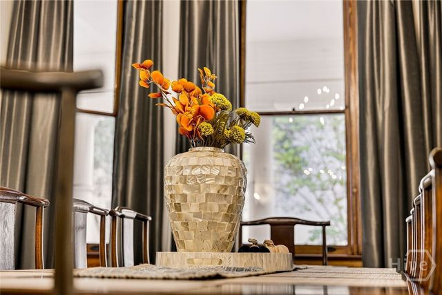 106 E Harris Street, Savannah, GA 31401