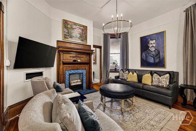 106 E Harris Street, Savannah, GA 31401