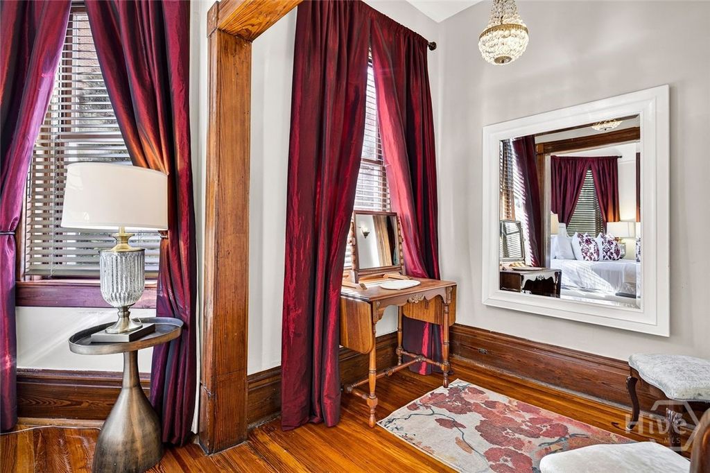 Image 27 of property listing at 106 E Harris Street, Savannah, GA 31401