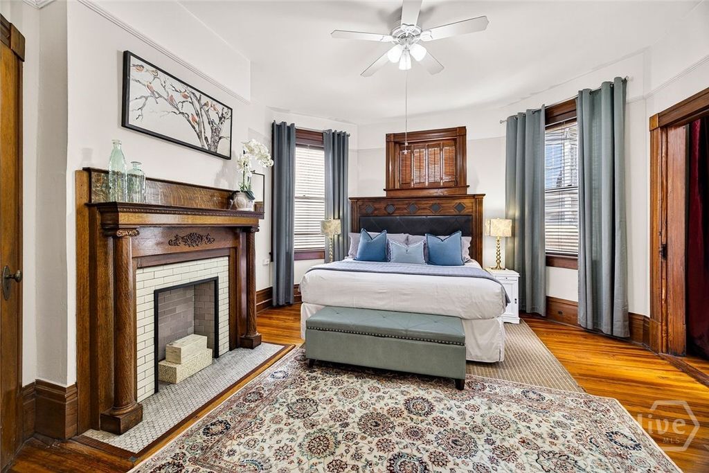 Image 31 of property listing at 106 E Harris Street, Savannah, GA 31401