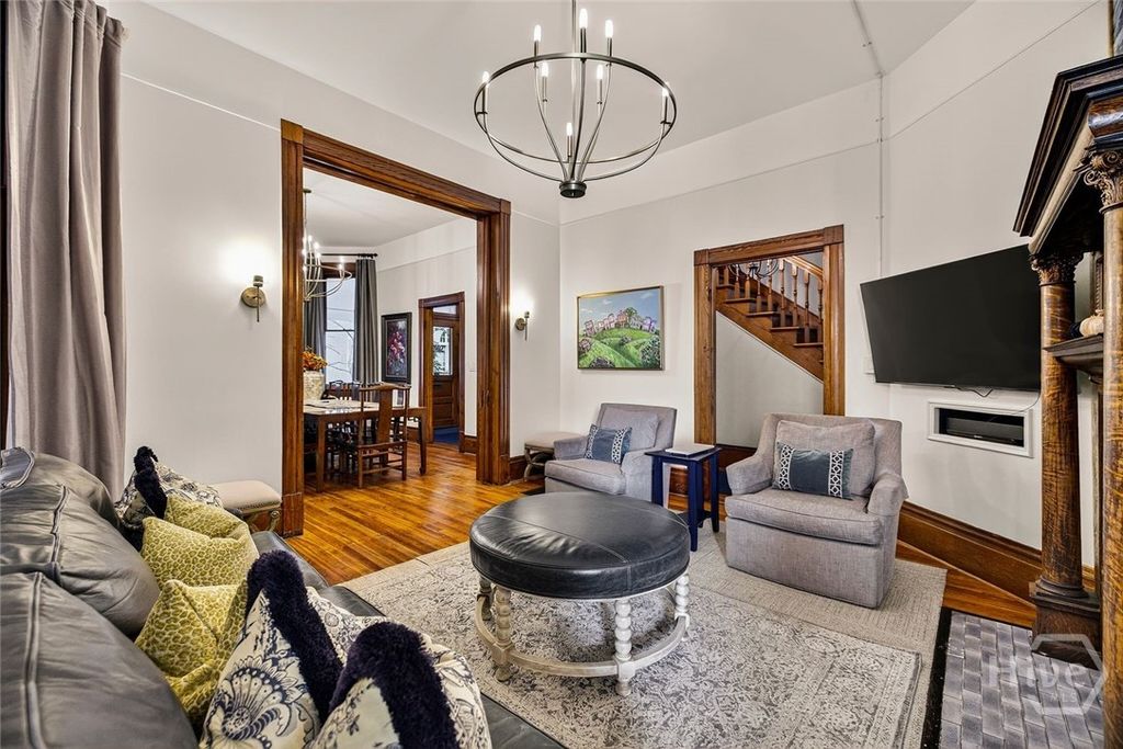 Image 8 of property listing at 106 E Harris Street, Savannah, GA 31401