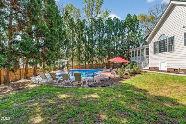 2328 Forestbluff Drive, Fuquay Varina, NC 27526