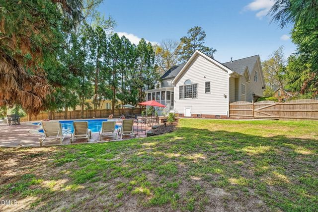 2328 Forestbluff Drive, Fuquay Varina, NC 27526