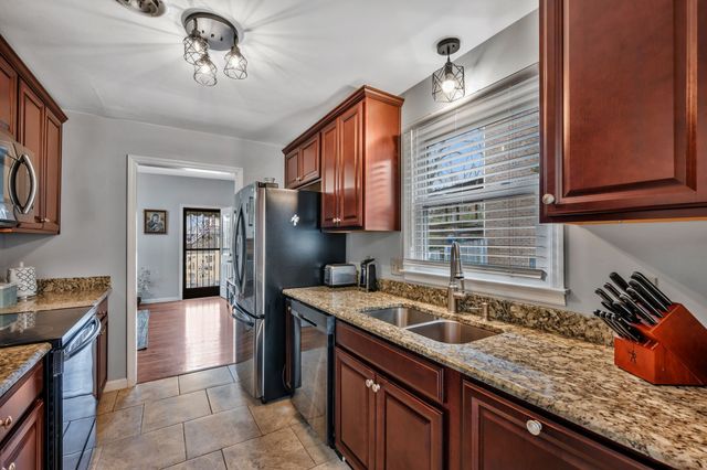 1015 Hammack Ct, Nashville, TN 37214