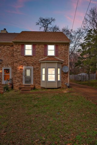 1015 Hammack Ct, Nashville, TN 37214