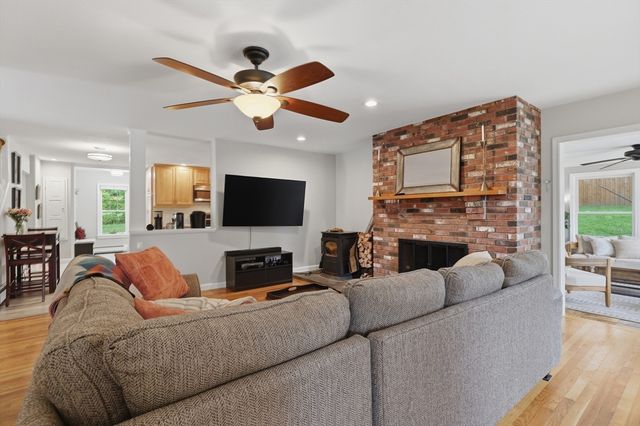 28 Modoc Street, Worcester, MA 01604