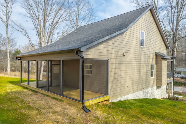 808 Hyatte Rd, Soddy Daisy, TN 37379