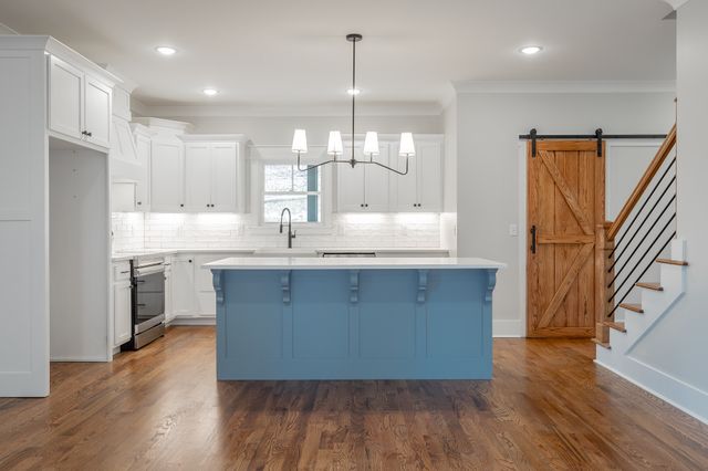 808 Hyatte Rd, Soddy Daisy, TN 37379