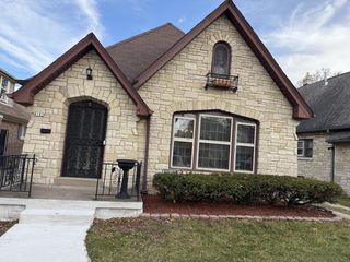 4182 N 13th STREET, Milwaukee, WI 53209