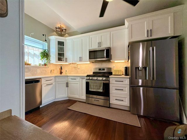 646 W Beech Street Lower, Long Beach, NY 11561