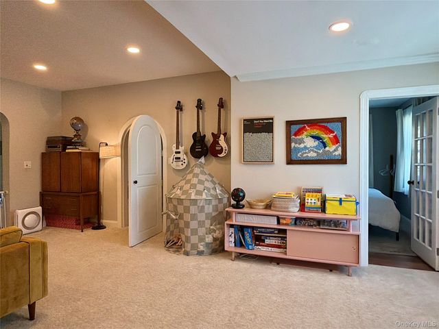 646 W Beech Street Lower, Long Beach, NY 11561