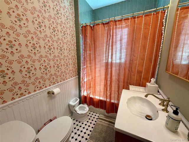 646 W Beech Street Lower, Long Beach, NY 11561